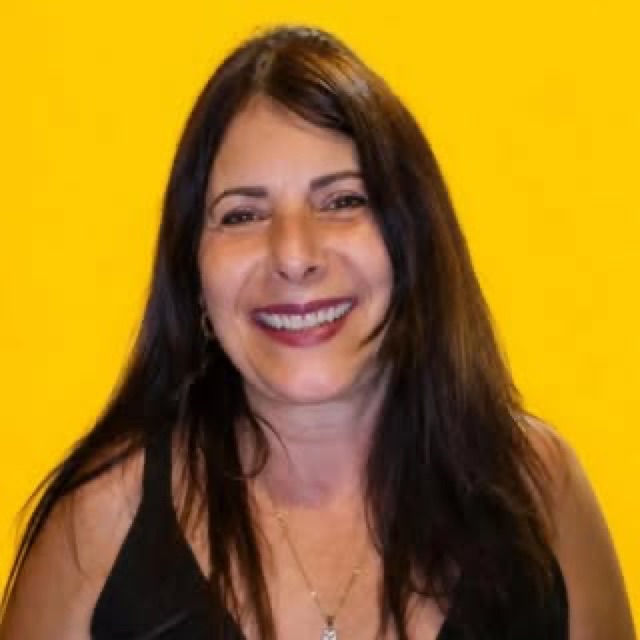 Foto oficial de Claudia Bueno no TSE
