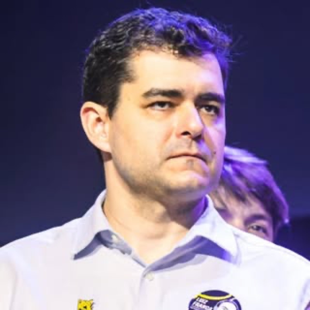 Foto oficial de João Adolfo