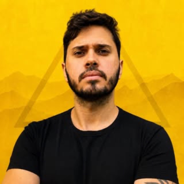 Foto oficial de Adriano Rennó